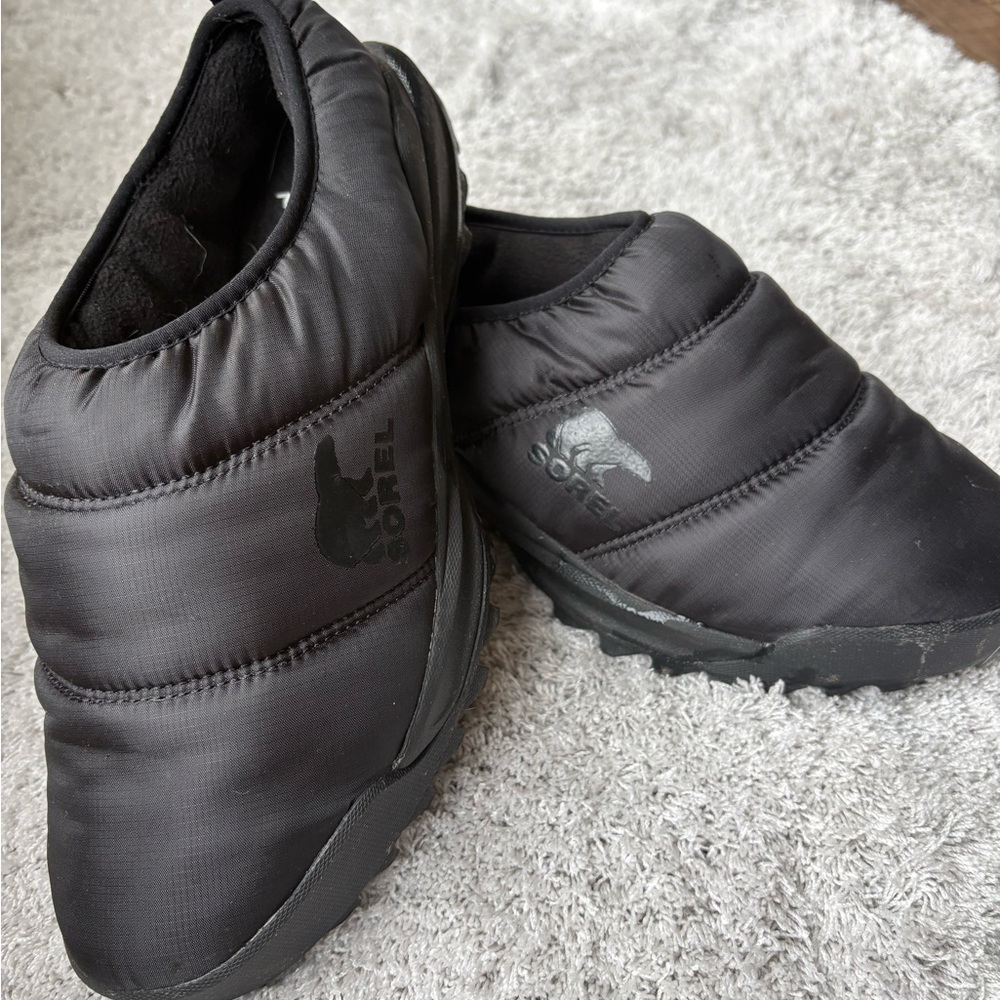 Sorel Men's Black Quilted Slip-On Boots Size 8